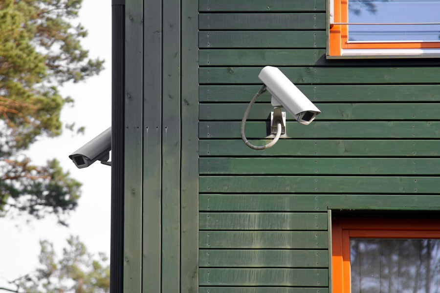 what-each-home-security-camera-type-does-best