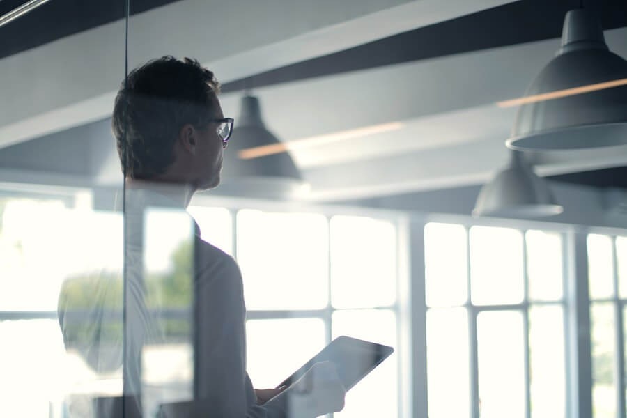 b2ap3_large_how-to-eliminate-echo-improve-privacy-in-a-glass-walled-conference-room-1